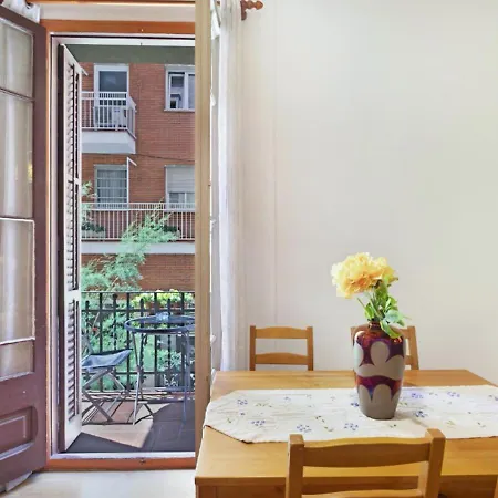 Great Apartment In Sagrada Familia With Balcony Barcelona Exterior photo