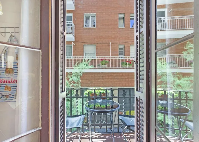 Great Apartment In Sagrada Familia With Balcony