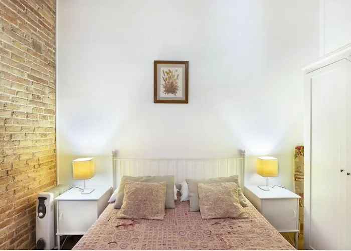 Great Apartment In Sagrada Familia With Balcony