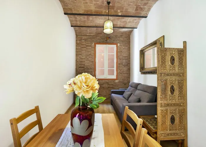 Great Apartment In Sagrada Familia With Balcony