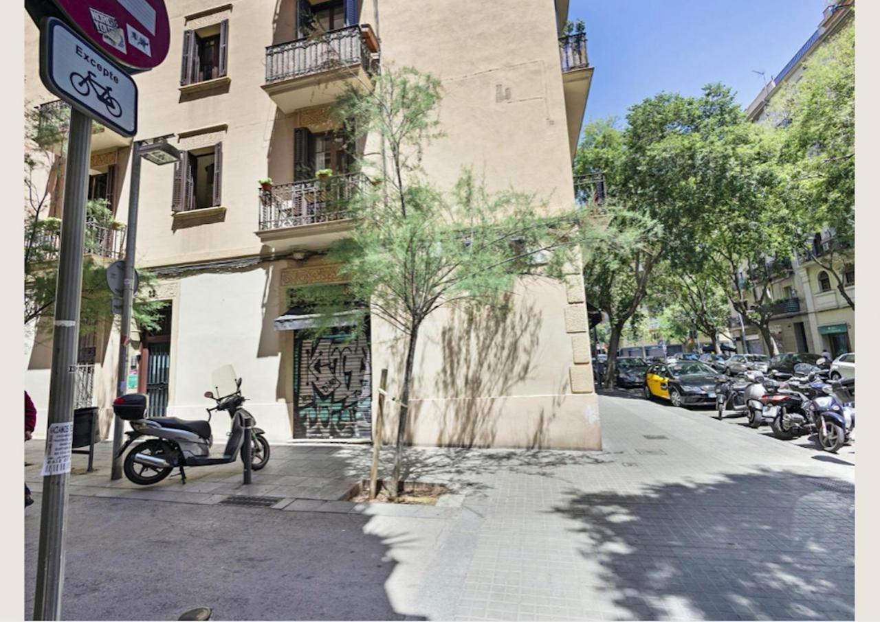 Great In Sagrada Familia With Balcony Apartment