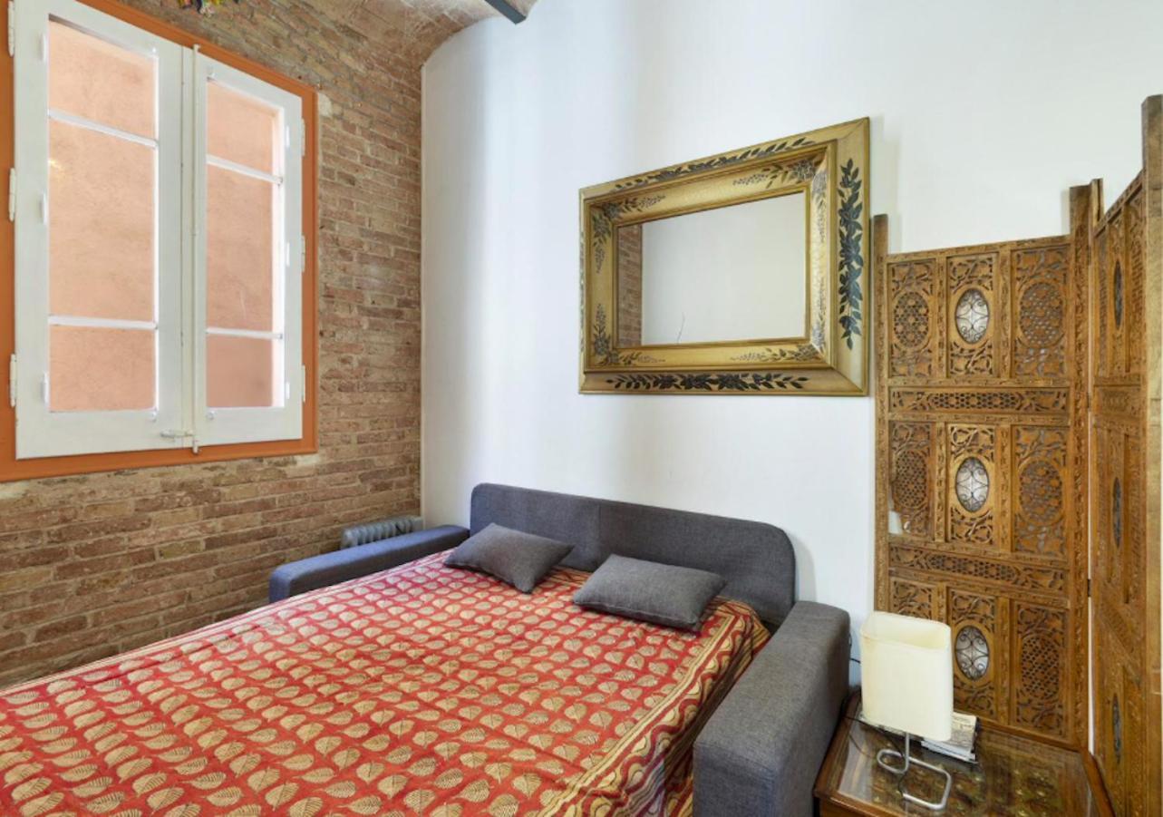 Great In Sagrada Familia With Balcony Apartment